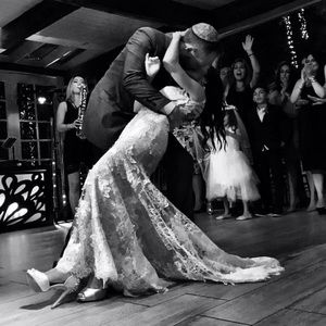 Meet your Posher, Mona